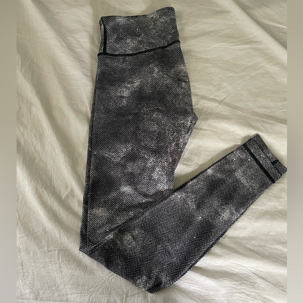 Lululemon Black and White Patterned Leggings